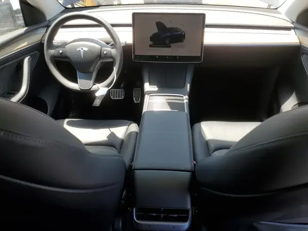 7SAYGDEE0PA095942 2023 TESLA MODEL Y - Image 8
