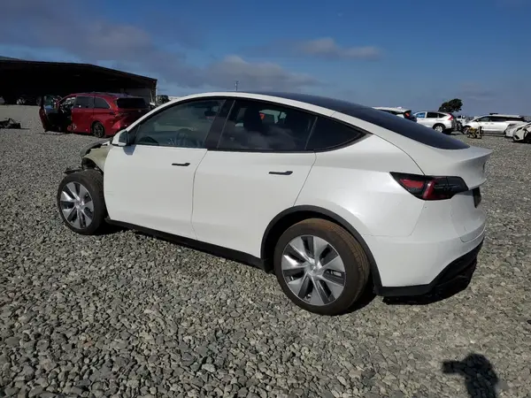 7SAYGDEE0PA096864 2023 TESLA MODEL Y - Image 2