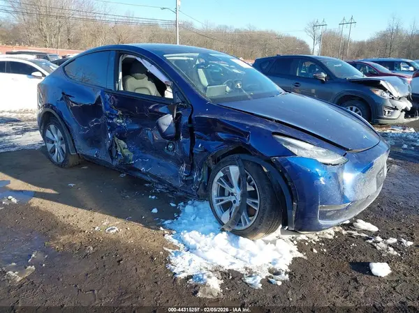 7SAYGDEE0PA098551 2023 TESLA MODEL Y - Image 1