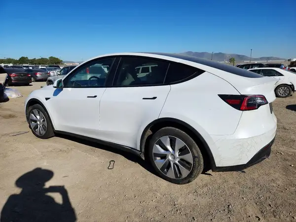 7SAYGDEE0PA100170 2023 TESLA MODEL Y - Image 2