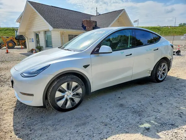 7SAYGDEE0PA102467 2023 TESLA MODEL Y - Image 1