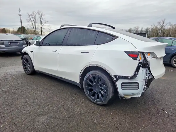 7SAYGDEE0PA104574 2023 TESLA MODEL Y - Image 2