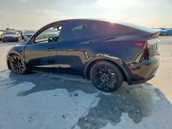 7SAYGDEE0PA107782 2023 TESLA MODEL Y - Image 2