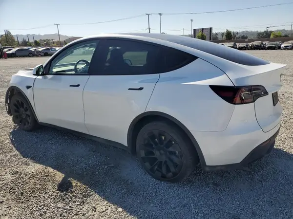 7SAYGDEE0PA110021 2023 TESLA MODEL Y - Image 2