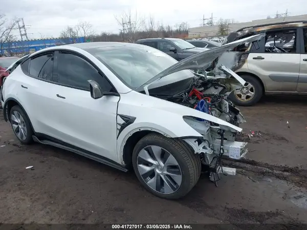 7SAYGDEE0PA112870 2023 TESLA MODEL Y - Image 1