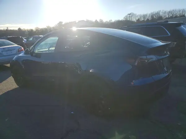 7SAYGDEE0PA115686 2023 TESLA MODEL Y - Image 2