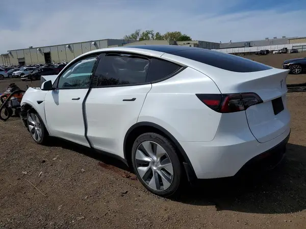 7SAYGDEE0PA120404 2023 TESLA MODEL Y - Image 2