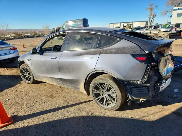 7SAYGDEE0PA123285 2023 TESLA MODEL Y - Image 2