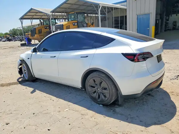 7SAYGDEE0PA129510 2023 TESLA MODEL Y - Image 2