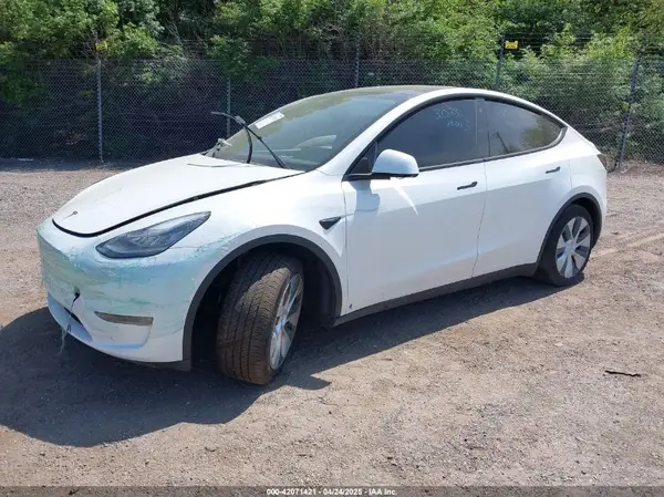 7SAYGDEE0PA130057 2023 TESLA MODEL Y - Image 2
