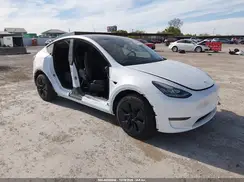 7SAYGDEE0PA130236 2023 TESLA MODEL Y