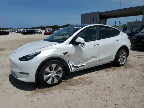 7SAYGDEE0PA138160 2023 TESLA MODEL Y - Image 1