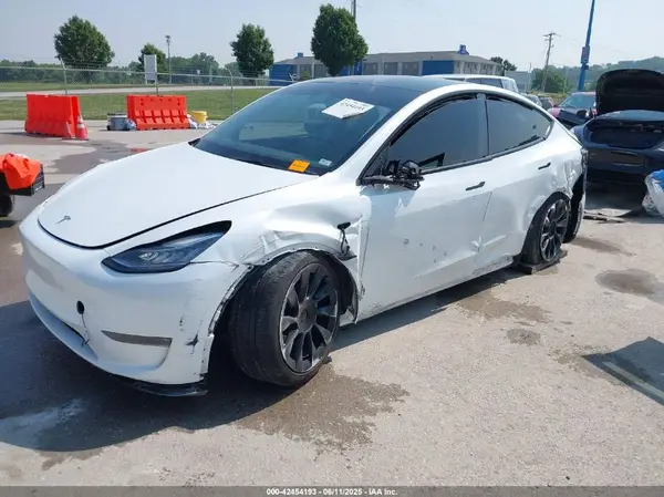 7SAYGDEE0PA140670 2023 TESLA MODEL Y - Image 2