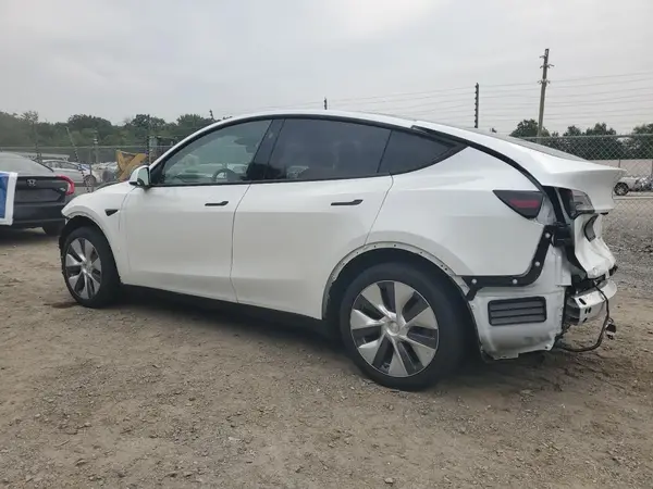 7SAYGDEE0PA150079 2023 TESLA MODEL Y - Image 2