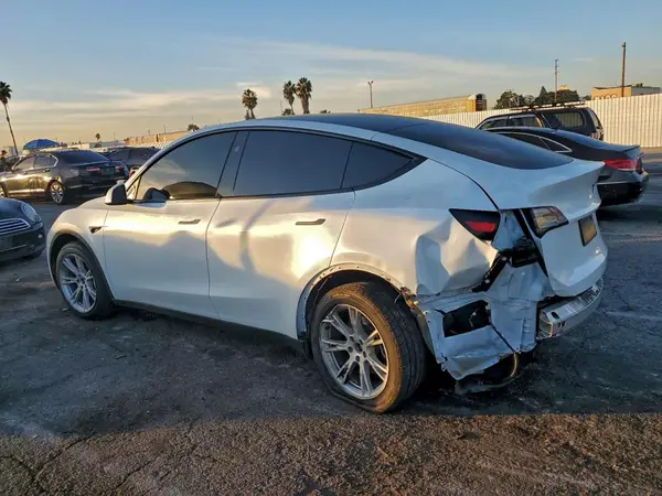 7SAYGDEE0PA154245 2023 TESLA MODEL Y - Image 2