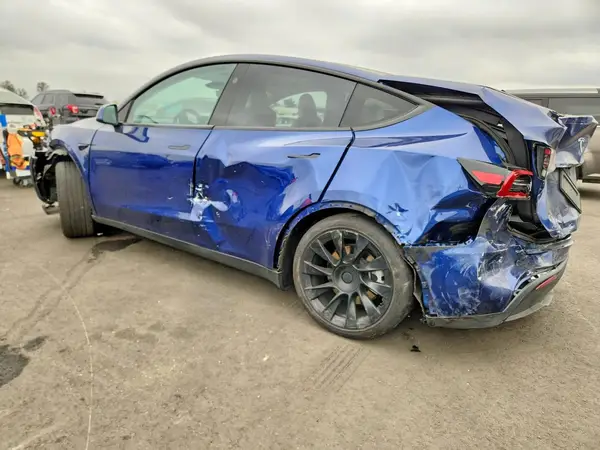 7SAYGDEE0PA155976 2023 TESLA MODEL Y - Image 2
