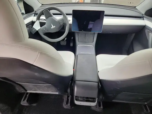 7SAYGDEE0PA155976 2023 TESLA MODEL Y - Image 8