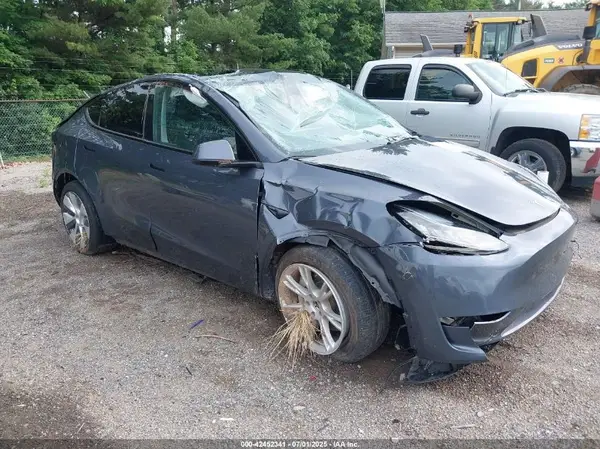 7SAYGDEE0PA156500 2023 TESLA MODEL Y - Image 1