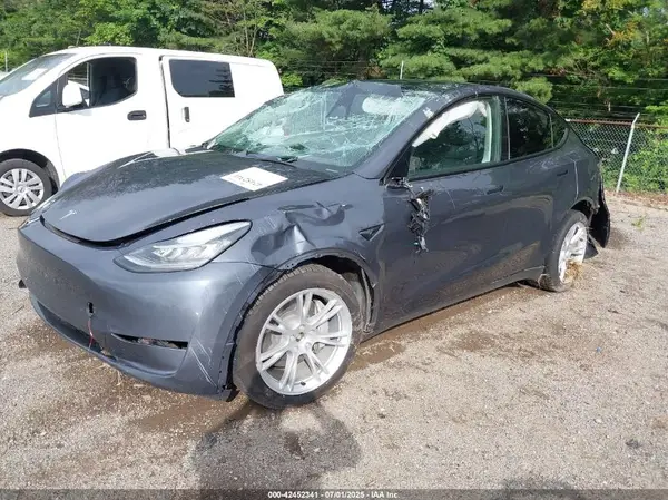 7SAYGDEE0PA156500 2023 TESLA MODEL Y - Image 2