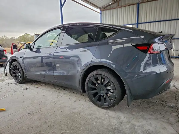 7SAYGDEE0PA159784 2023 TESLA MODEL Y - Image 2