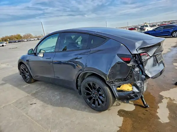 7SAYGDEE0PA163527 2023 TESLA MODEL Y - Image 2