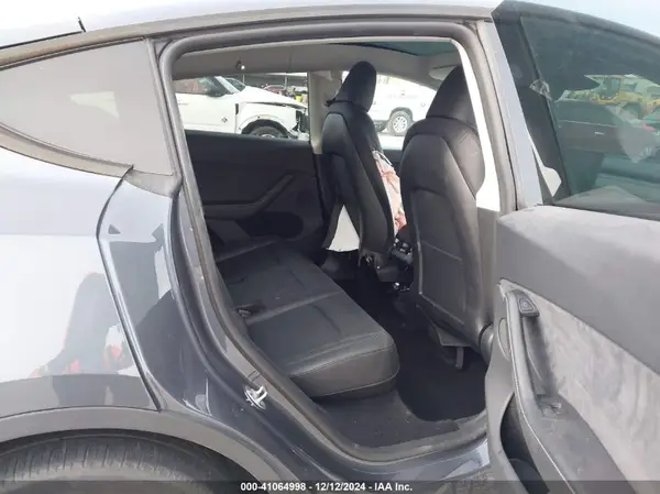 7SAYGDEE0PA170249 2023 TESLA MODEL Y - Image 8