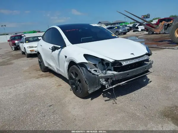 7SAYGDEE0PA178495 2023 TESLA MODEL Y - Image 1