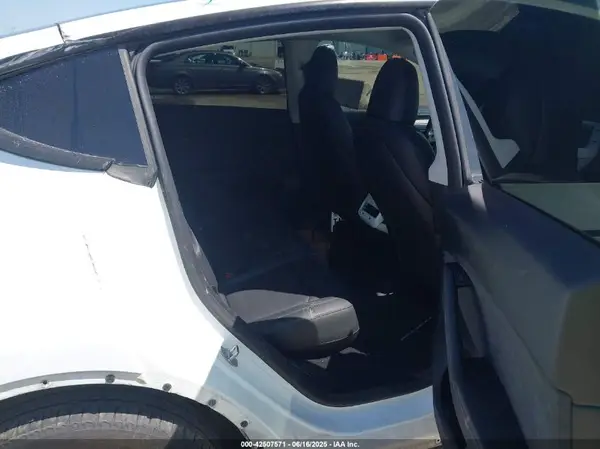 7SAYGDEE0PA178495 2023 TESLA MODEL Y - Image 8