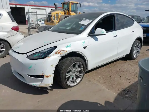 7SAYGDEE0PA187469 2023 TESLA MODEL Y - Image 2