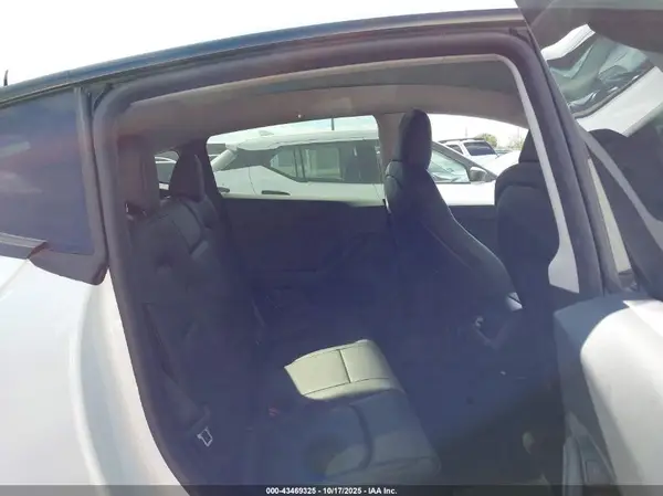 7SAYGDEE0PA187469 2023 TESLA MODEL Y - Image 8