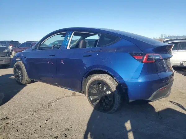 7SAYGDEE0PA196351 2023 TESLA MODEL Y - Image 2