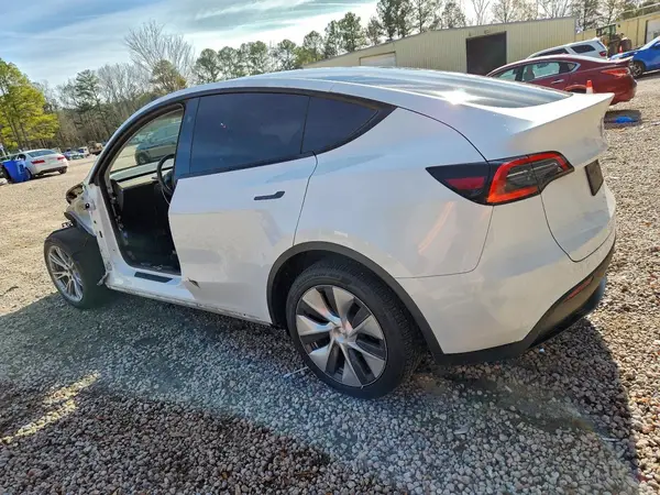 7SAYGDEE0PA197791 2023 TESLA MODEL Y - Image 2
