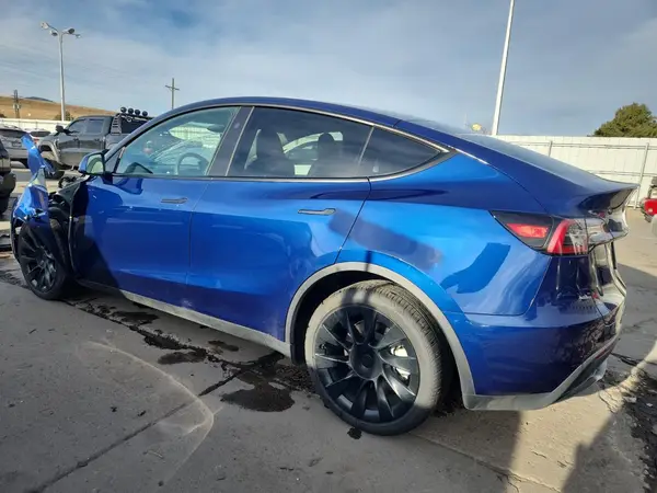 7SAYGDEE0PA203640 2023 TESLA MODEL Y - Image 2