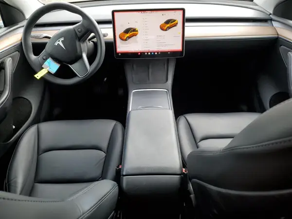7SAYGDEE0PF582951 2023 TESLA MODEL Y - Image 8
