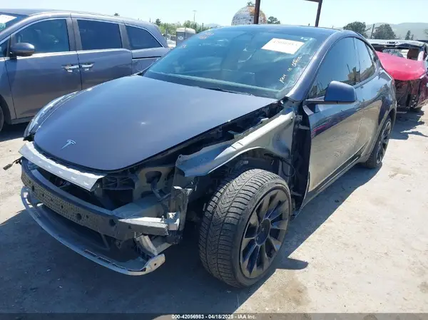 7SAYGDEE0PF595277 2023 TESLA MODEL Y - Image 2
