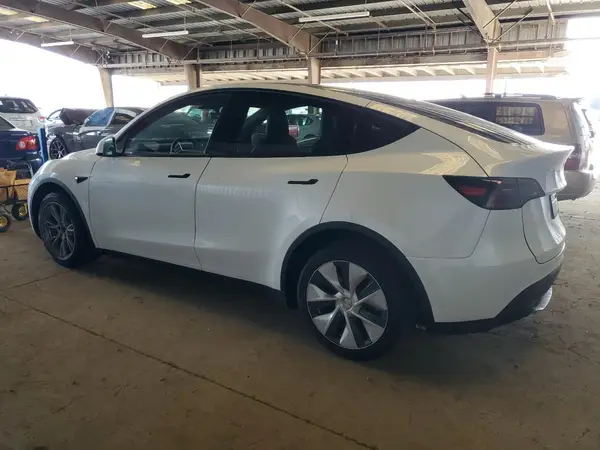 7SAYGDEE0PF604138 2023 TESLA MODEL Y - Image 2