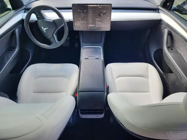 7SAYGDEE0PF609419 2023 TESLA MODEL Y - Image 8