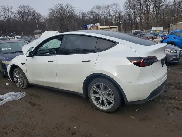 7SAYGDEE0PF610814 2023 TESLA MODEL Y - Image 2