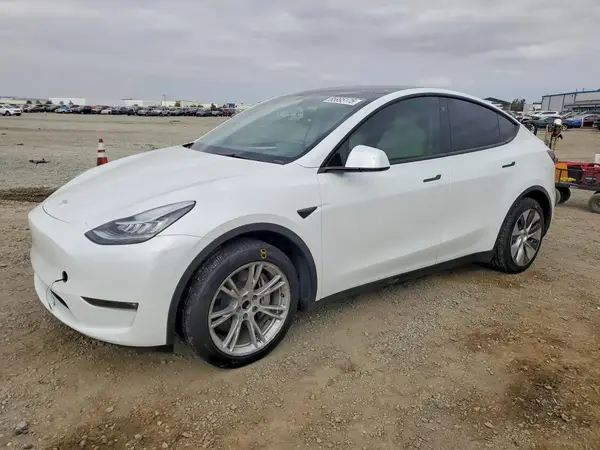 7SAYGDEE0PF611963 2023 TESLA MODEL Y - Image 1
