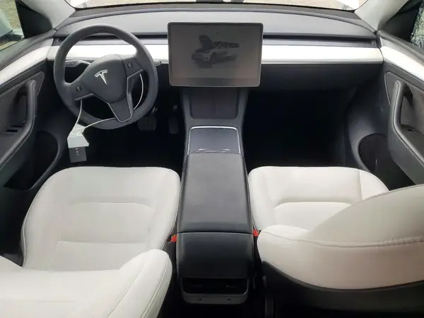 7SAYGDEE0PF611963 2023 TESLA MODEL Y - Image 8