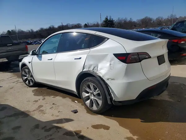 7SAYGDEE0PF612059 2023 TESLA MODEL Y - Image 2