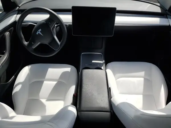 7SAYGDEE0PF613163 2023 TESLA MODEL Y - Image 8