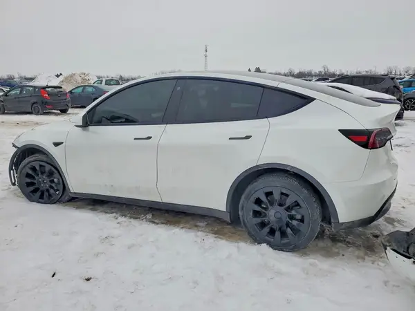 7SAYGDEE0PF613714 2023 TESLA MODEL Y - Image 2