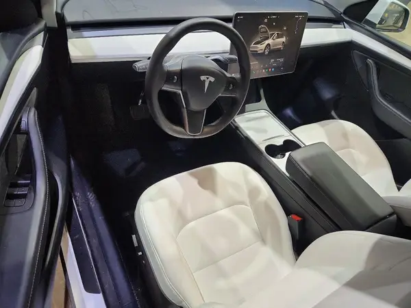 7SAYGDEE0PF614538 2023 TESLA MODEL Y - Image 8
