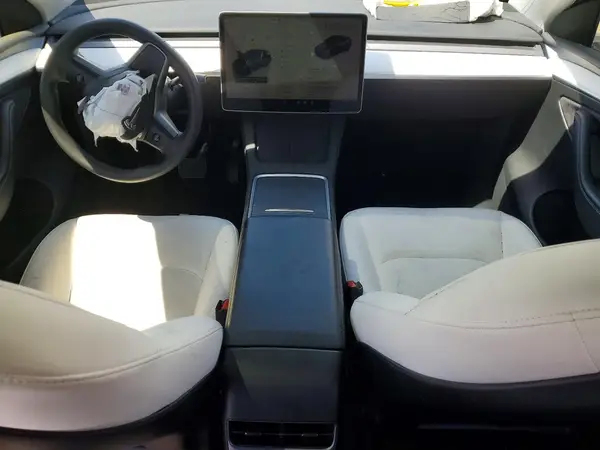 7SAYGDEE0PF620260 2023 TESLA MODEL Y - Image 8