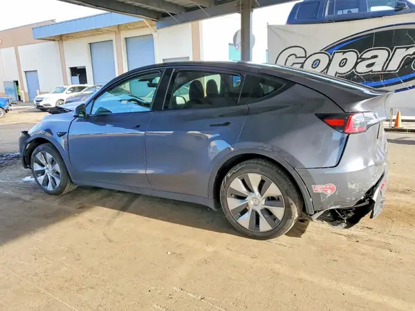7SAYGDEE0PF620291 2023 TESLA MODEL Y - Image 2