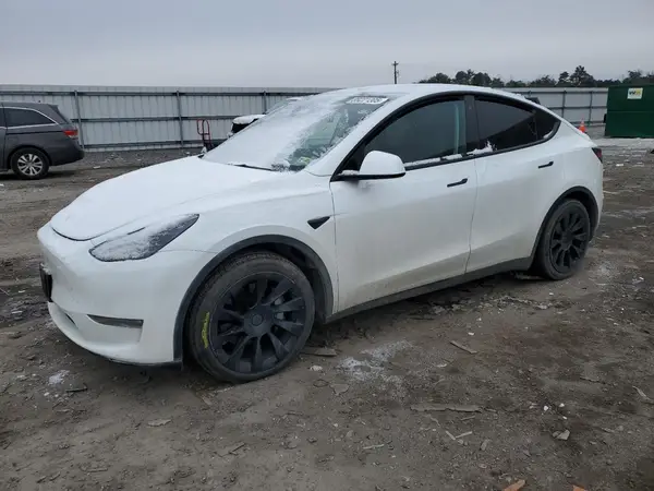 7SAYGDEE0PF625202 2023 TESLA MODEL Y - Image 1