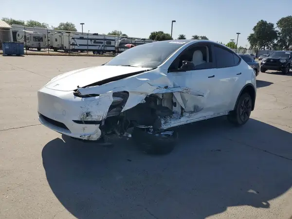 7SAYGDEE0PF627158 2023 TESLA MODEL Y - Image 1