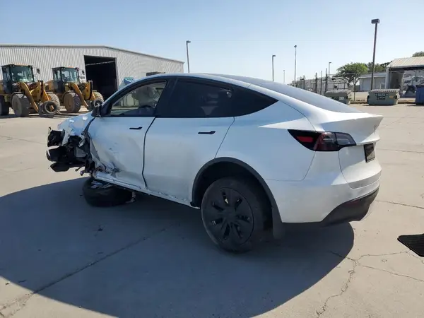 7SAYGDEE0PF627158 2023 TESLA MODEL Y - Image 2
