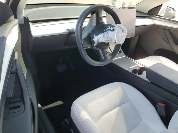 7SAYGDEE0PF627158 2023 TESLA MODEL Y - Image 8